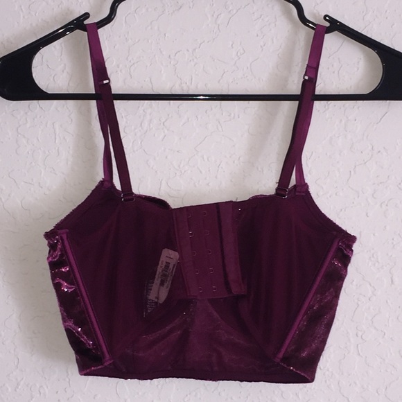 Victoria’s Secret Velvet Push Up Balconette - Picture 3 of 4